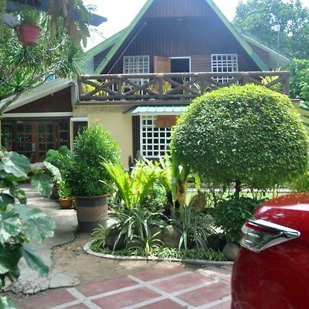 Peak House Garden Pension Эль-Нидо Экстерьер фото