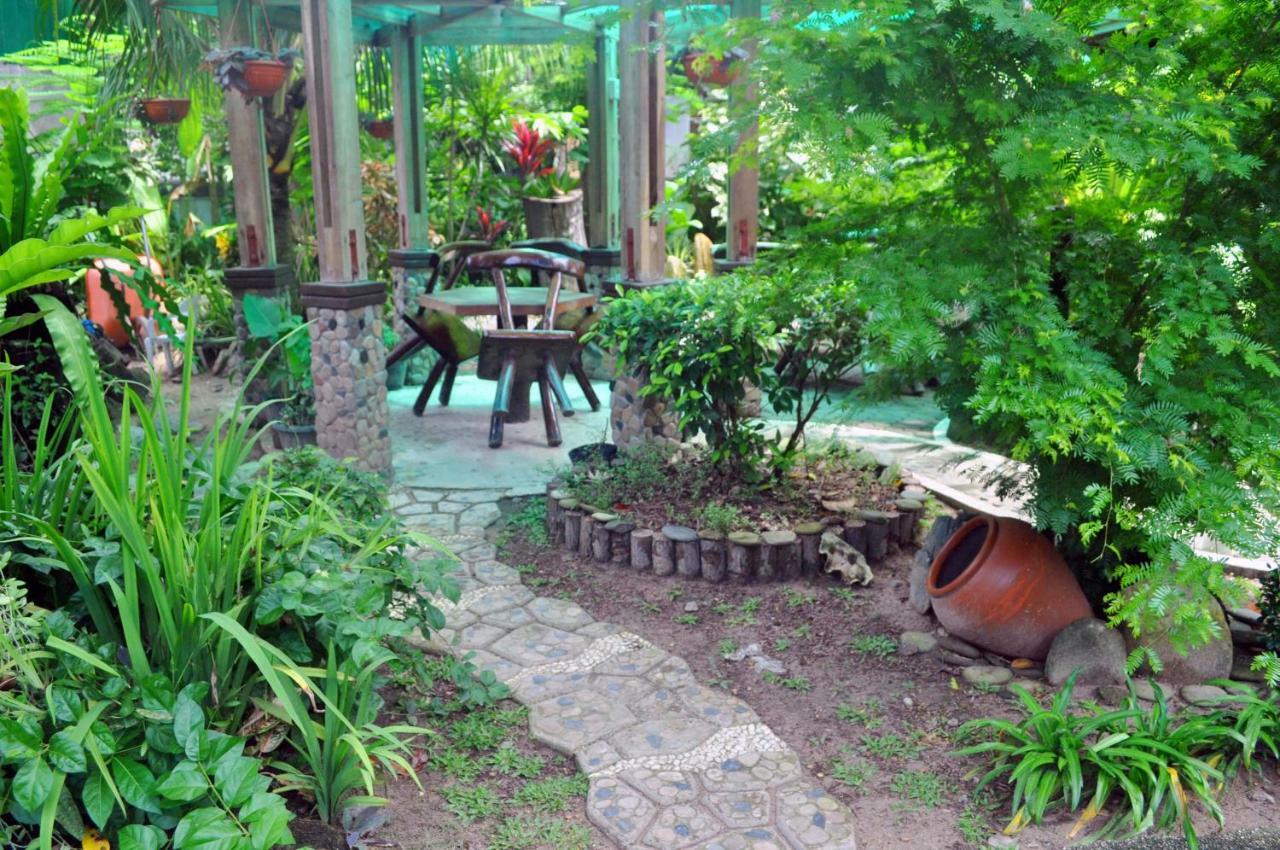 Peak House Garden Pension Эль-Нидо Экстерьер фото