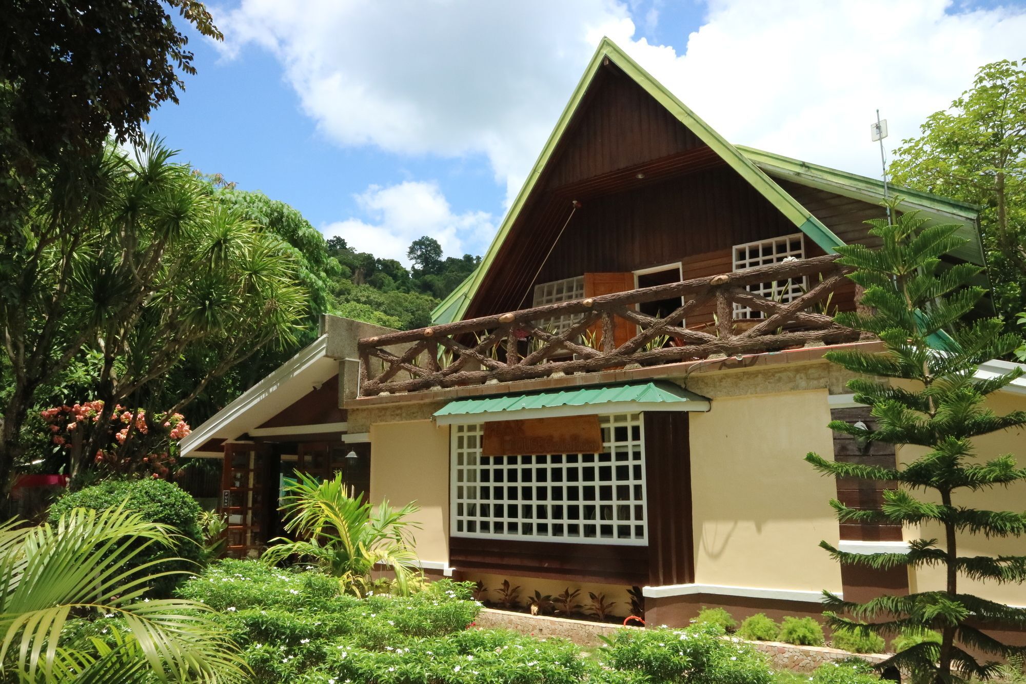 Peak House Garden Pension Эль-Нидо Экстерьер фото